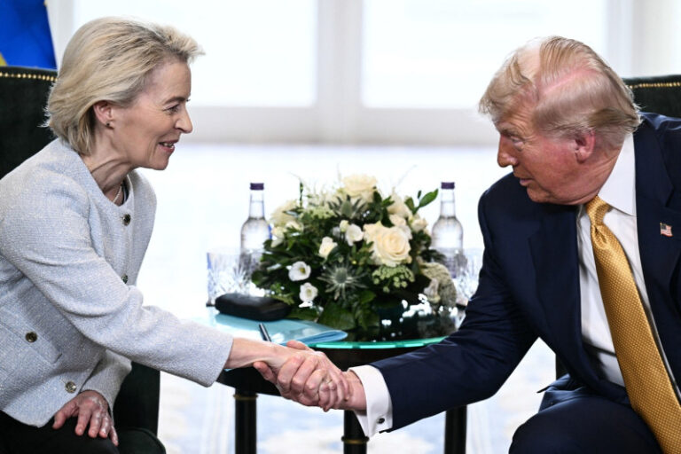arma-secreta-in-lupta-cu-sua:-cele-doua-„gloante”-cu-care-ue-poate-sparge-„bula-ai”-de-care-depinde-supravietuirea-politica-a-lui-trump