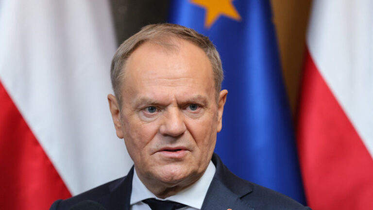 donald-tusk,-despre-finantarea-ucrainei:-europa-trebuie-sa-aleaga-intre-„bani-astazi-sau-sange-maine”.-ce-spune-viktor-orban