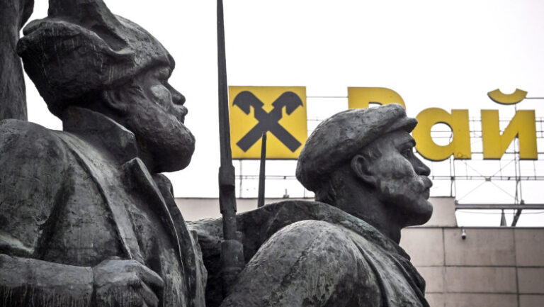 raiffeisen-bank,-obligata-de-rusia-sa-plateasca-400-de-milioane-de-dolari-pentru-pierderile-cauzate-de-sanctiunile-europene