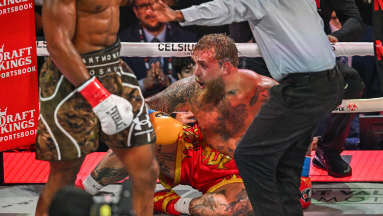 jake-paul,-invins-prin-ko-intr-un-meci-de-box-cu-anthony-joshua,-are-doua-fracturi-la-maxilar:-i-s-au-implantat-placi-de-titan