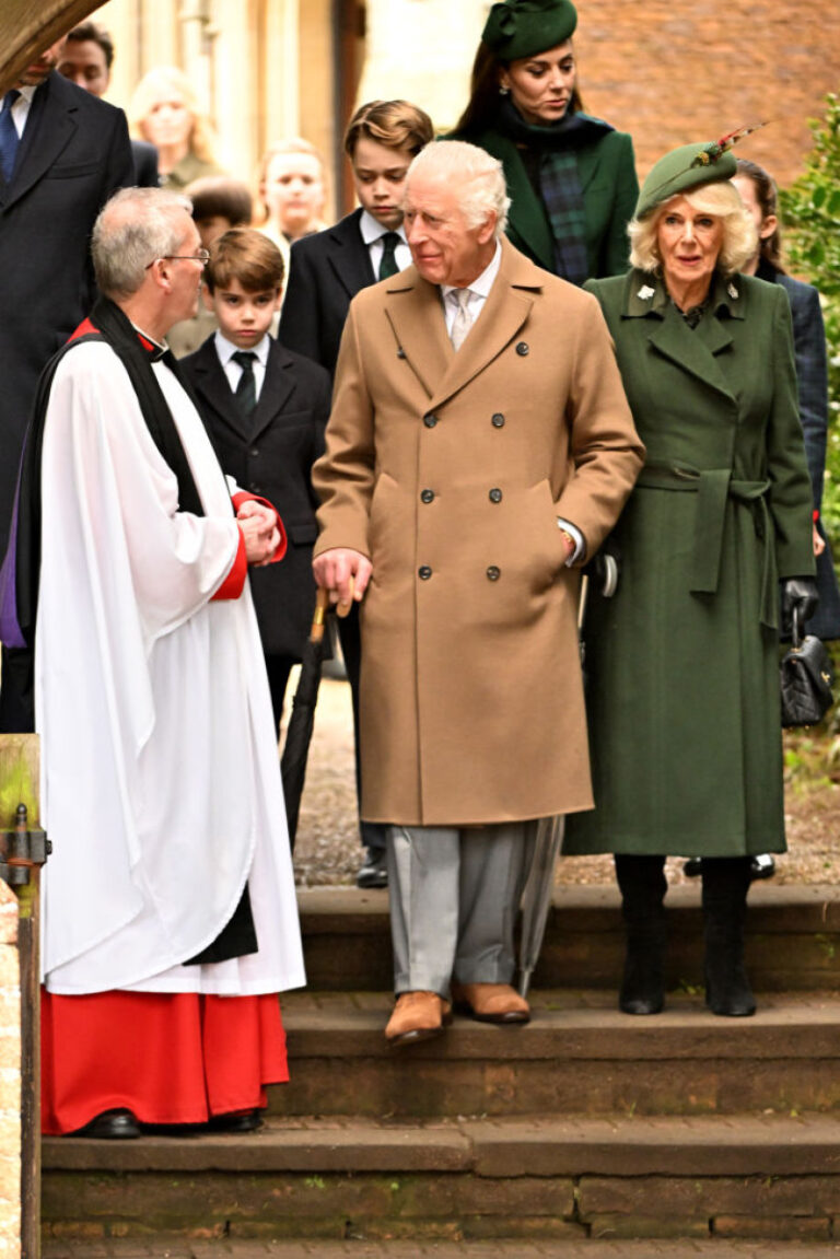 traditia-amuzanta-a-familiei-regale-britanice,-la-sandringham:-cadouri-trasnite-in-ajunul-craciunului