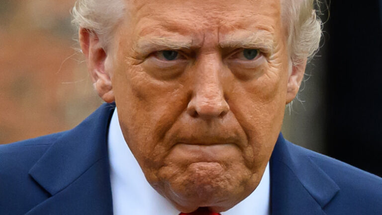 trump-cere-departamentului-de-justitie-sa-dezvaluie-numele-democratilor-din-dosarele-epstein.-„faceti-i-de-rusine”