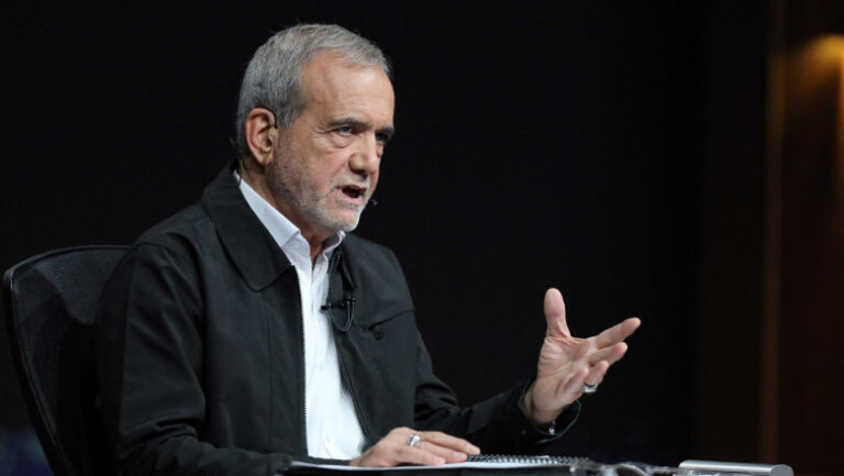 presedintele-iranian-masoud-pezeshkian-spune-ca-tara-sa-este-„in-razboi-total”-cu-sua,-israel-si-europa