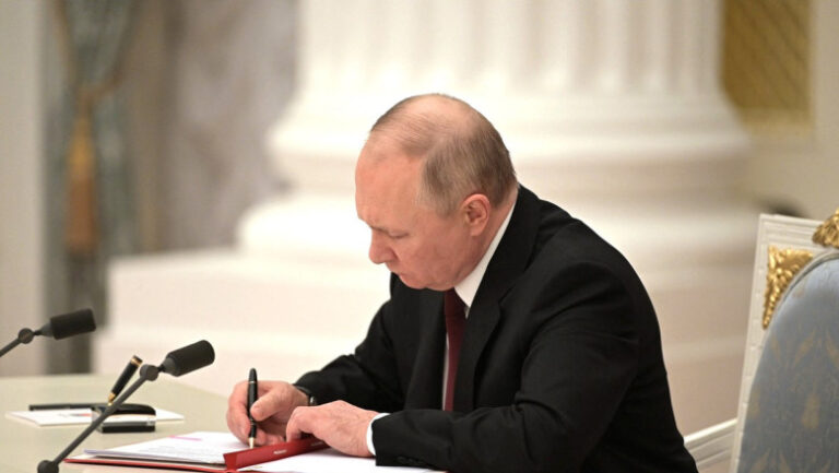 putin-reinvie-„poporul-sovietic”.-romania-este-vizata-de-o-noua-lege-promulgata-de-catre-dictatorul-de-la-kremlin
