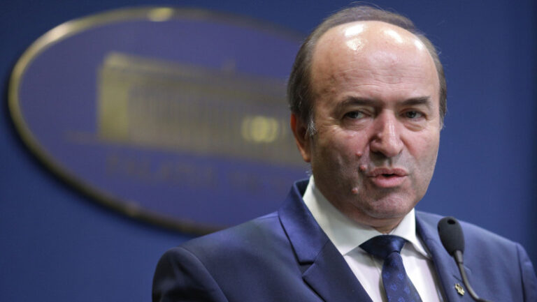 tudorel-toader:-cred-ca-ccr-va-respinge-obiectiile-de-neconstitutionalitate.-s-a-creat-o-presiune-cu-privire-la-pensiile-magistratilor