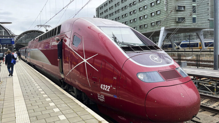 situatie-critica-in-tunelul-de-sub-canalul-manecii.-circulatia-tuturor-trenurilor-eurostar-a-fost-anulata