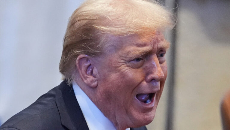 donald-trump-–-gladiatorul-liderul-de-la-casa-alba-se-compara-cu-maximus-decimus-meridius.-imaginile-publicate-de-casa-alba