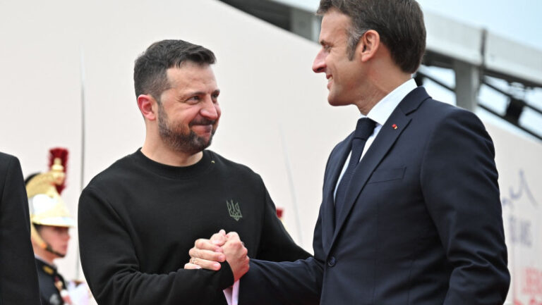 zelenski-a-mers-la-macron-pentru-a-vorbi-cu-witkoff-si-umerov.-presedintele-frantei-evoca-un-moment-„care-ar-putea-fi-decisiv”
