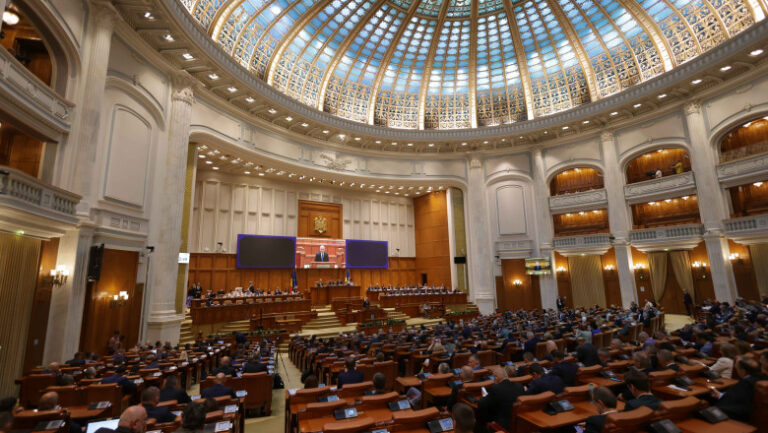 reforma-pensiilor-speciale,-in-parlament.-guvernul-isi-asuma,-astazi,-raspunderea-pe-legea-privind-pensiile-magistratilor