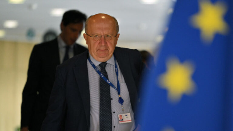 europa-are-nevoie-de-propriul-plan-de-pace-pentru-ucraina.-comisarul-ue-pentru-aparare:-„un-acord-nefavorabil-ar-fi-daunator”