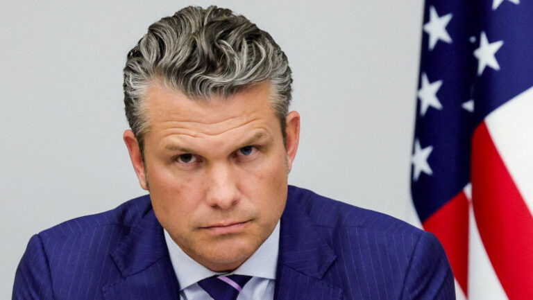 concluziile-anchetei-in-scandalul-signalgate:-pete-hegseth-a-riscat-siguranta-trupelor-sua