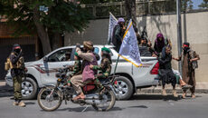 talibanii-l-au-obligat-pe-un-baiat-de-13-ani-sa-l-execute-public-pe-ucigasul-familiei-sale