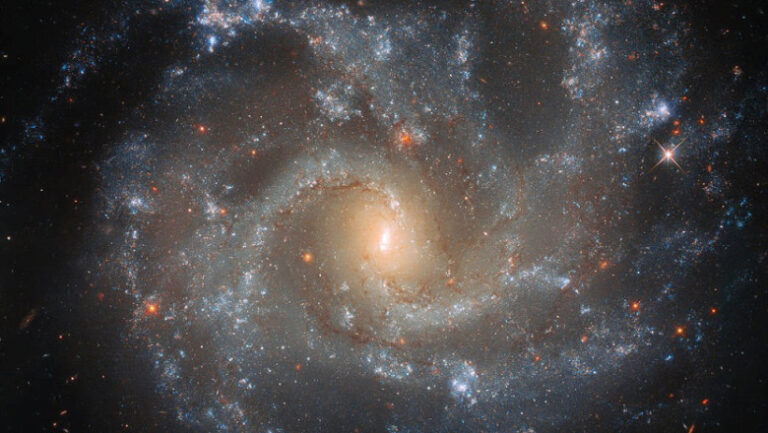 expert:-raze-cosmice-dintr-o-galaxie-indepartata-au-lovit-un-avion.-acesta-a-cazut-in-gol,-iar-15-oameni-au-ajuns-la-spital