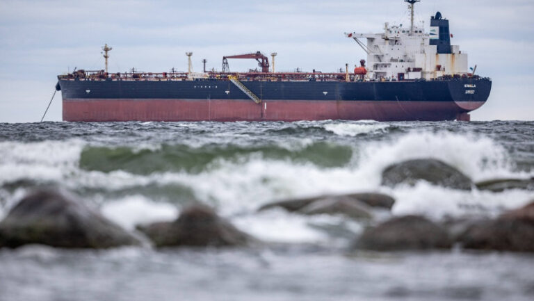 rusia-si-a-pierdut-pozitia-de-principal-furnizor-de-petrol-al-chinei.-statele-care-l-au-pus-pe-putin-pe-locul-doi