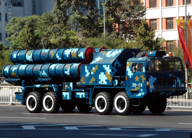 ayatollahul-a-iesit-la-cumparaturi:-iranul-cauta-sa-si-imbunatateasca-dotarile-militare,-iar-china-este-principalul-furnizor