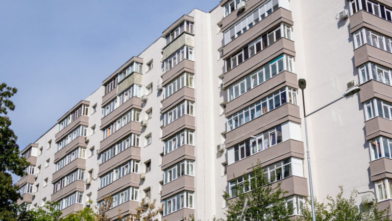 locuintele-s-au-scumpit,-in-medie,-cu-14%-la-nivel-national.-pentru-prima-data,-pe-primul-loc-in-clasament-se-afla-craiova