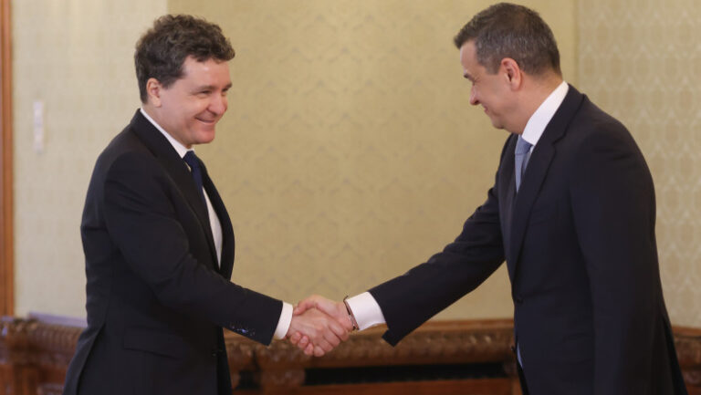 nicusor-dan,-despre-analiza-interna-a-psd-privind-ramanerea-la-guvernare:-partidele-trebuie-sa-se-raporteze-la-interesul-public