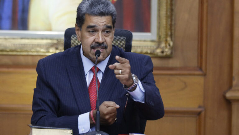 creste-presiunea-pe-maduro.-sua-se-pregatesc-sa-retina-alte-petroliere-in-largul-venezuelei