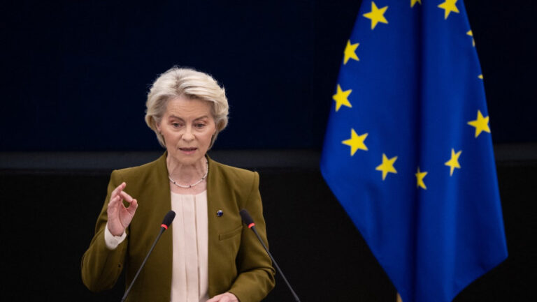 ursula-von-der-leyen-riposteaza.-mesajul-transmis-lui-trump:-„nu-va-amestecati-in-democratia-europeana”