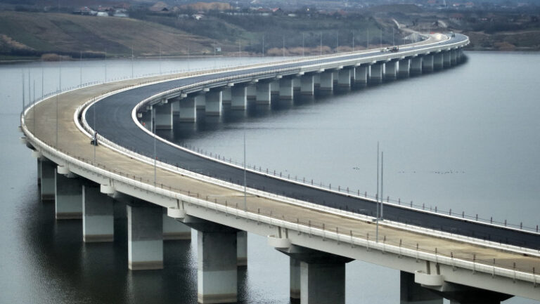 cand-se-va-putea-circula-pe-autostrada-transilvaniei-pana-aproape-de-granita-cu-ungaria.-bolojan:-va-fi-continuitate-asigurata-pe-a3