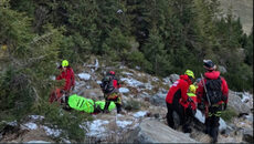 brasov:-barbat-accidentat,-extras-de-salvamontisti-din-zona-vaii-vistisoara-dupa-o-interventie-de-16-ore