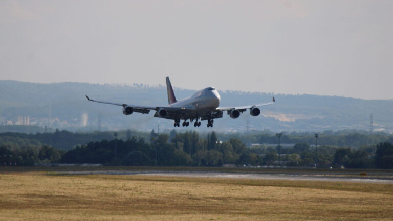 fortele-aeriene-ale-sua-vor-cumpara-inca-doua-avioane-boeing-747-8-pentru-flota-prezidentiala