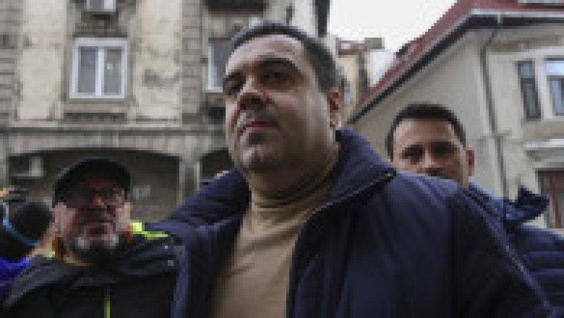 Fostul ministru al transporturilor, Razvan Cuc, este adus la sediul DNA, in Bucuresti, 16 decembrie 2025. Foto: Inquam Photos / Octav Ganea | Poza 4 din 7
