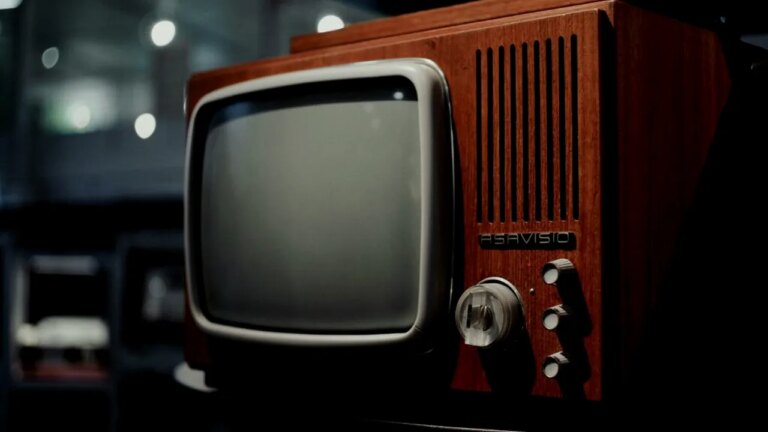 seara-in-care-televiziunea-s-a-oprit.-ce-vedeau-romanii-la-televizor-cand-a-inceput-cutremurul-din-1977