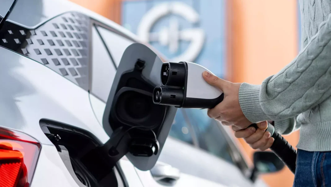 alerta-pentru-posesorii-de-masini-electrice:-aproape-una-din-trei-statii-de-incarcare-„fura”-la-cantar