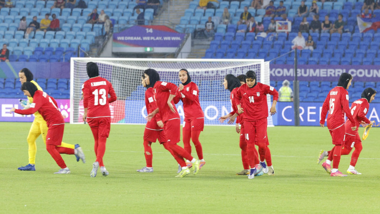 cinci-jucatoare-de-fotbal-iraniene-au-plecat-din-hotelul-echipei-din-australia,-de-teama-persecutiilor.-ample-reactii-internationale cinci-jucatoare-de-fotbal-iraniene-au-plecat-din-hotelul-echipei-din-australia,-de-teama-persecutiilor.-ample-reactii-internationale