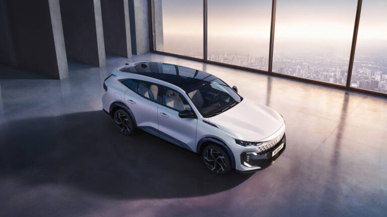 renault-lanseaza-„futuready”-–-planul-prin-care-francezii-vor-sa-devina-etalonul-industriei-auto-europene