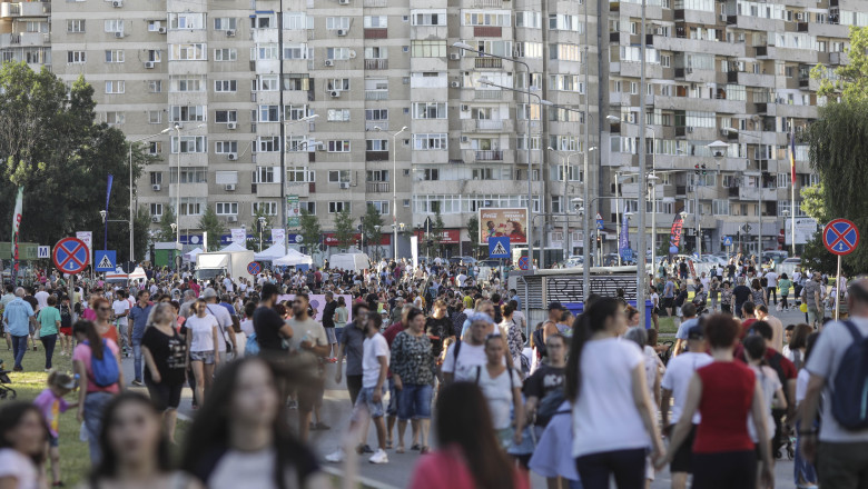 sondaj.-cum-vad-tinerii-din-romania-viitorul:-majoritatea-merge-intr-o-directie,-o-treime-in-alta sondaj.-cum-vad-tinerii-din-romania-viitorul:-majoritatea-merge-intr-o-directie,-o-treime-in-alta