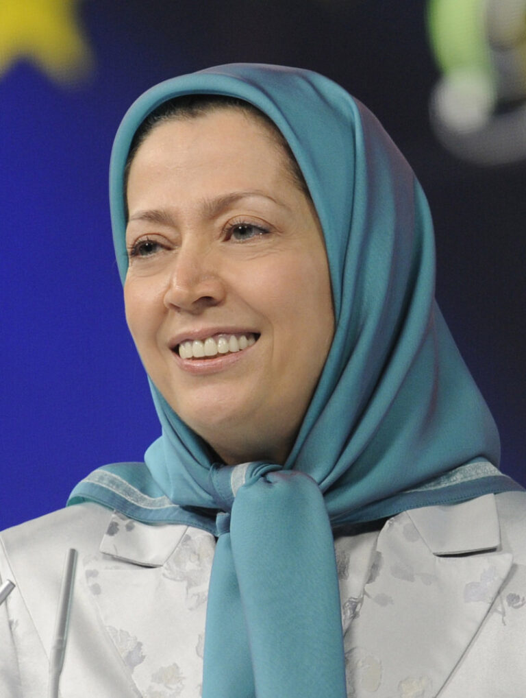cine-va-conduce-iranul:-factiunile-din-exil-se-lupta-pentru-binecuvantarea-americanilor