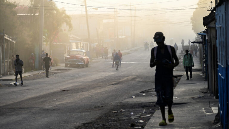 revolta-intr-un-orasel-din-cuba:-protestatari-au-atacat-un-birou-al-partidului-comunist.-motivul-care-enerveaza-tot-mai-multi-cubanezi