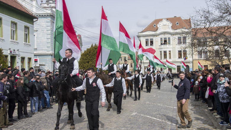 nicusor-dan-si-ilie-bolojan,-mesaje-de-ziua-maghiarilor-de-pretutindeni nicusor-dan-si-ilie-bolojan,-mesaje-de-ziua-maghiarilor-de-pretutindeni