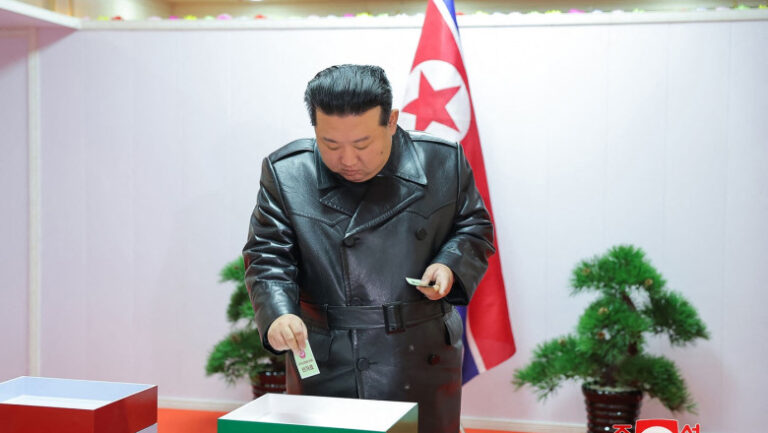 in-coreea-de-nord,-prezenta-la-alegeri-a-ajuns-la-99,99%.-kim-jong-un-a-votat-intr-o-mina-de-carbune