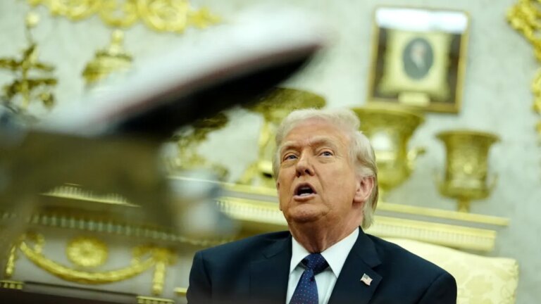 „din-cauza-razboiului,-trebuie-sa-fiu-aici”.-trump-cere-amanarea-vizitei-sale-in-china-cu-„aproximativ-o-luna”