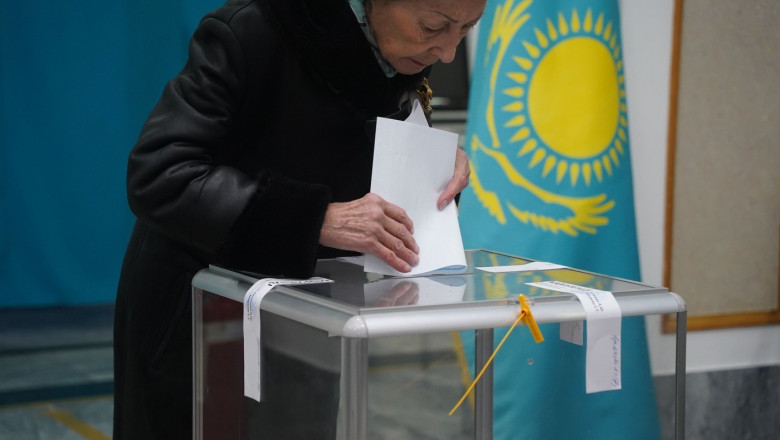 cea-mai-mare-tara-din-asia-centrala-isi-schimba-constitutia:-ce-prevede-noua-definitie-a-casatoriei cea-mai-mare-tara-din-asia-centrala-isi-schimba-constitutia:-ce-prevede-noua-definitie-a-casatoriei