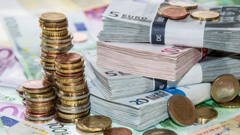 bnr:-datoria-externa-a-romaniei-a-crescut-la-229-de-miliarde-de-euro-in-ianuarie.-ce-arata-datele-despre-capacitatea-de-plata-a-tarii