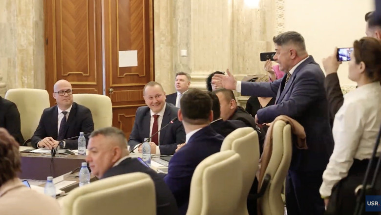 scandal-la-dezbaterea-bugetului-mapn-un-ales-al-opozitiei-a-dat-buzna-in-sedinta:-„miruta-a-facut-armata?”.-atacuri-intre-pnl-si-psd scandal-la-dezbaterea-bugetului-mapn-un-ales-al-opozitiei-a-dat-buzna-in-sedinta:-„miruta-a-facut-armata?”.-atacuri-intre-pnl-si-psd