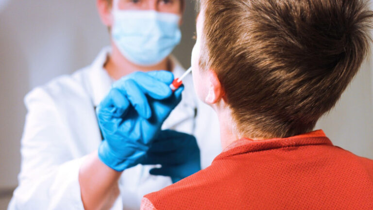 creste-numarul-cazurilor-de-meningita-in-focarul-epidemic-din-anglia:-20-de-cazuri-diagnosticate.-doi-tineri-au-murit-in-canterbury