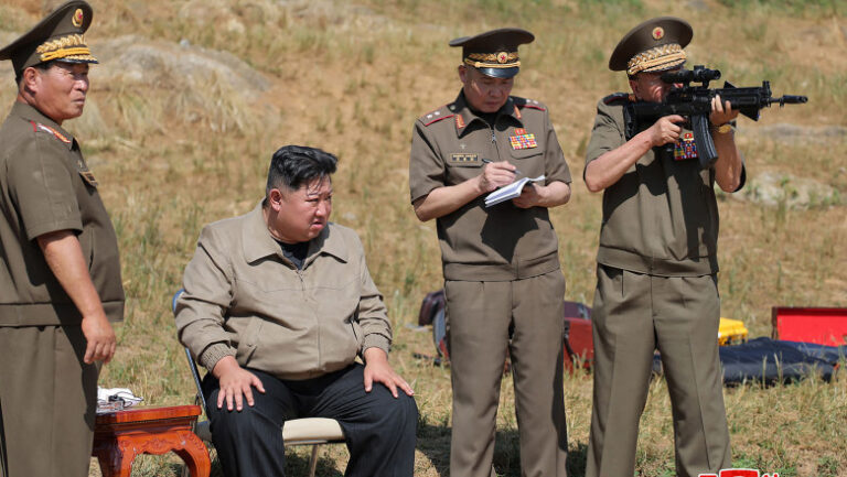 coreea-de-nord-urmareste-si-ia-notite-in-timp-ce-sua-ataca-iranul.-ce-lectie-a-invatat-pana-acum-kim-jong-un