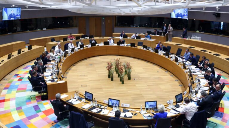 orban-a-parasit-masa-negocierilor-de-la-bruxelles-cand-zelenski-a-aparut-pe-ecran