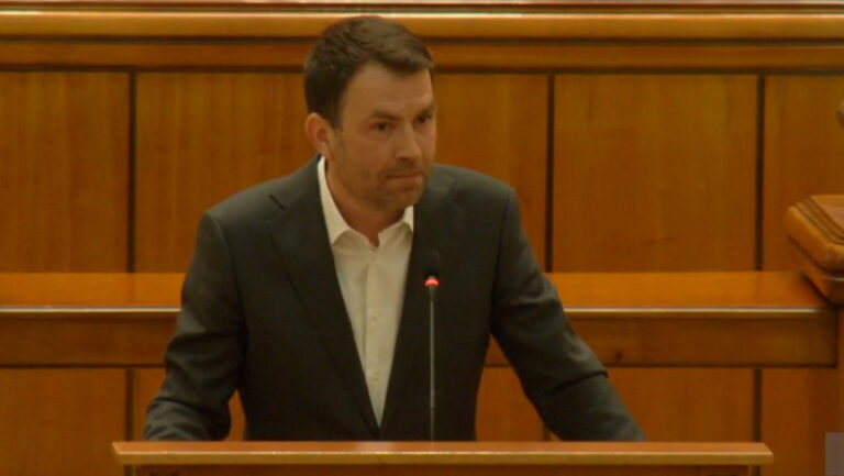 catalin-drula:-domnule-grindeanu,-din-cauza-crizei-dumneavoastra-de-leadership-sufera-o-tara-intreaga.-maturitate-nu-inseamna-scandal
