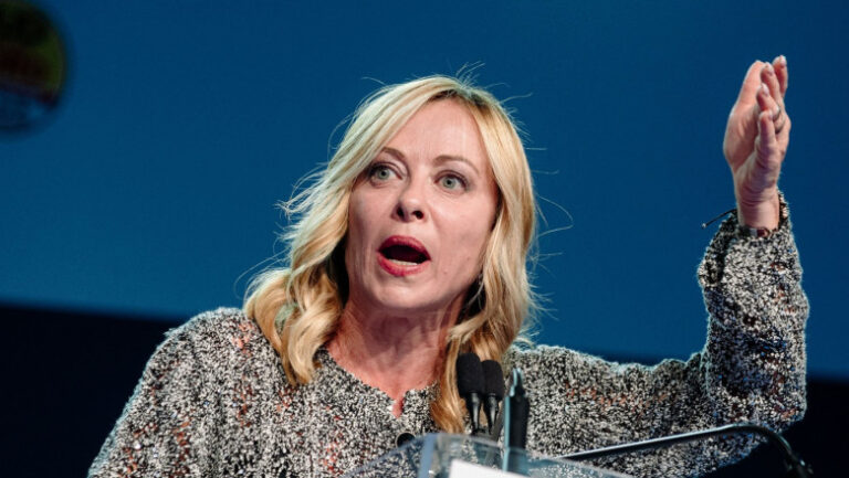 giorgia-meloni:-europa-a-„dormit”-intr-o-„lume-poleita”,-dependenta-de-sua,-rusia-si-china