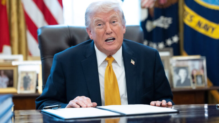 donald-trump-pune-„la-zid”-iranul:-cati-ani-ii-va-lua-tarii-sa-se-reconstruiasca-in-viziunea-presedintelui-sua