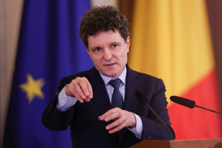 de-ce-o-operatiune-militara-de-a-prelua-controlul-asupra-insulei-petroliere-kharg-risca-sa-se-intoarca-impotriva-lui-trump
