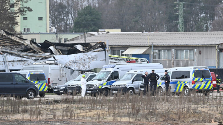 incendiu-la-o-fabrica-de-armament-din-cehia:-autoritatile-investigheaza-o-posibila-„legatura-terorista”