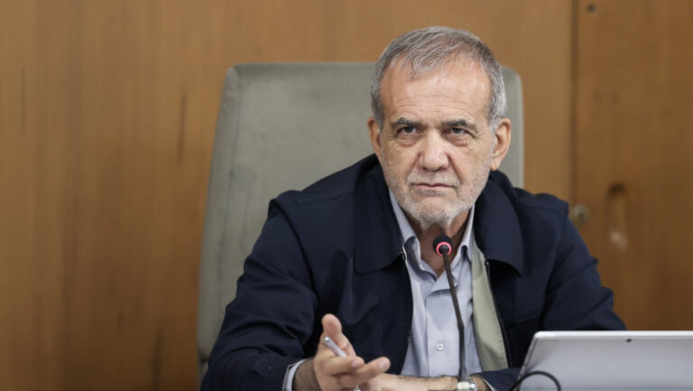 presedintele-iranului-a-anuntat-conditia-pentru-incetarea-razboiului-si-spune-ca-nu-teheranul-a-declansat-conflictul