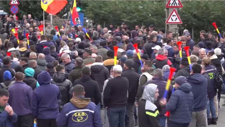 minerii-din-gorj-continua-protestele-fata-de-disponibilizarile-anuntate-la-ce-oltenia-si-ameninta-ca-vor-merge-in-fata-guvernului